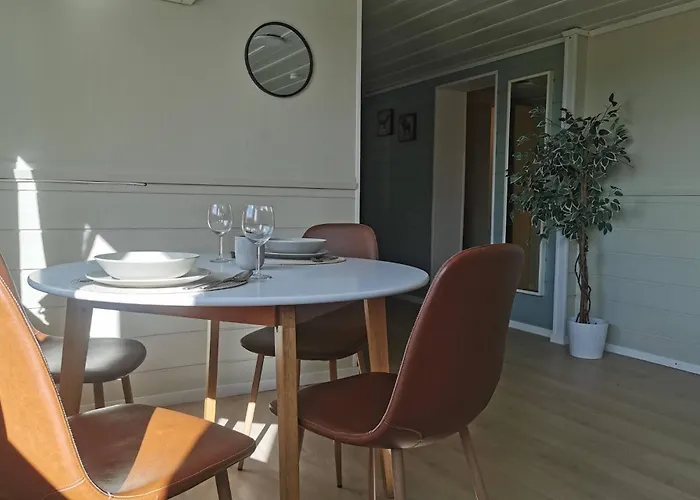 Spacious, Deluxe Apartment With Breakfast Apartment